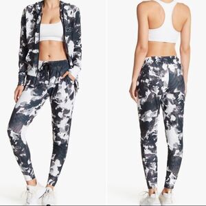 NWOT! BEBE mesh camouflage sport joggers XL
